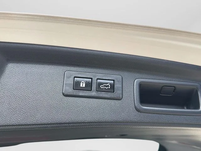 Used 2024 Crystal White Pearl Subaru Premium image 15