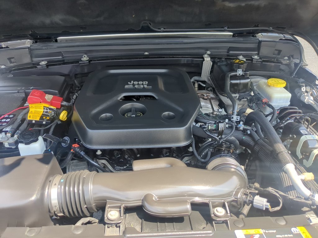 Used 2022 Black Clearcoat Jeep Unlimited Sahara image 30