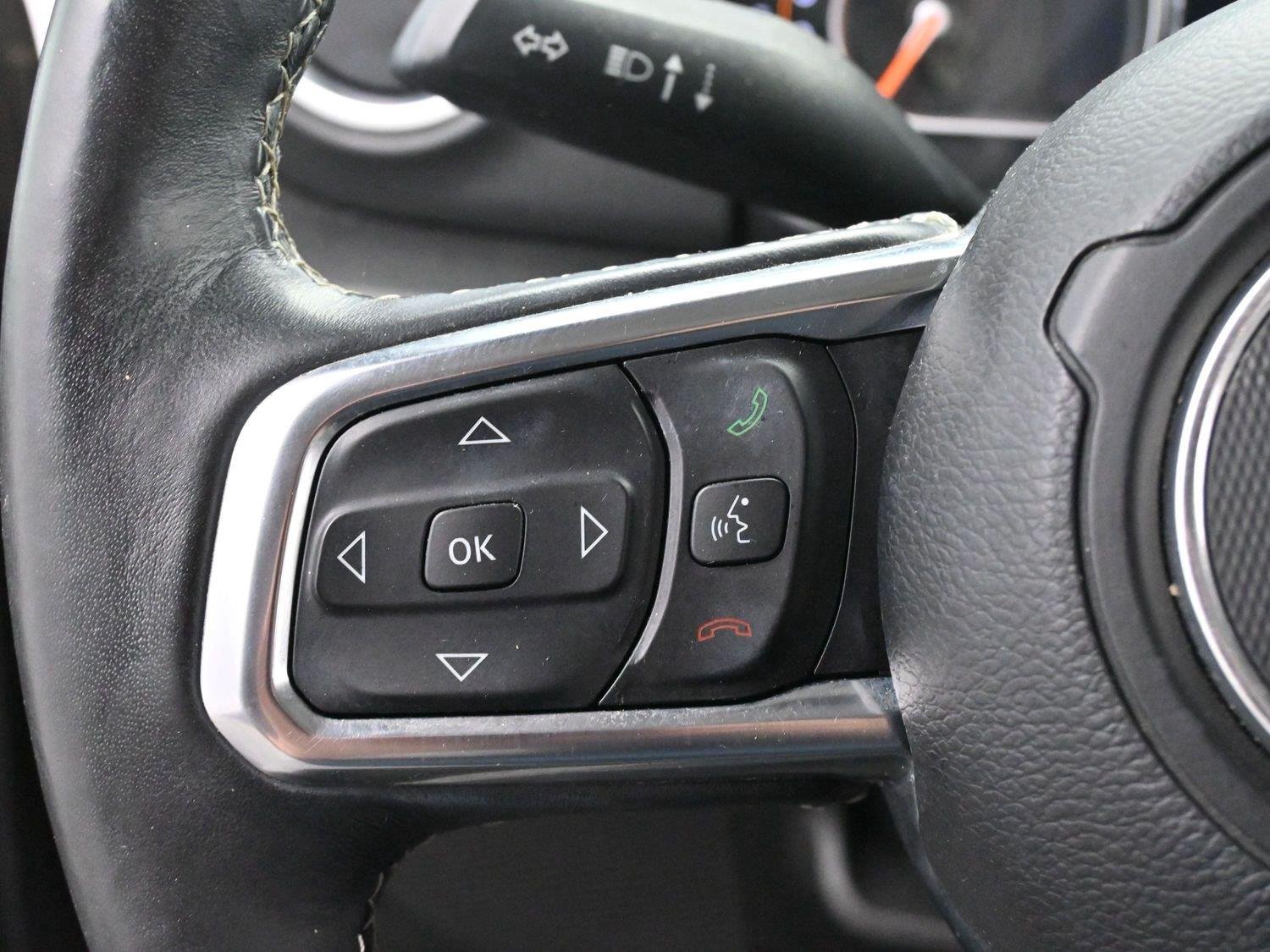 Used 2018 Granite Crystal Metallic Clearcoat Jeep Sahara image 17