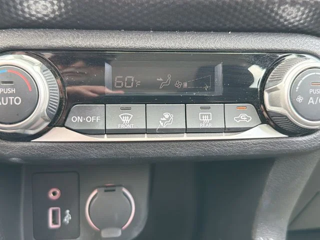 Used 2018 White Nissan SV image 21
