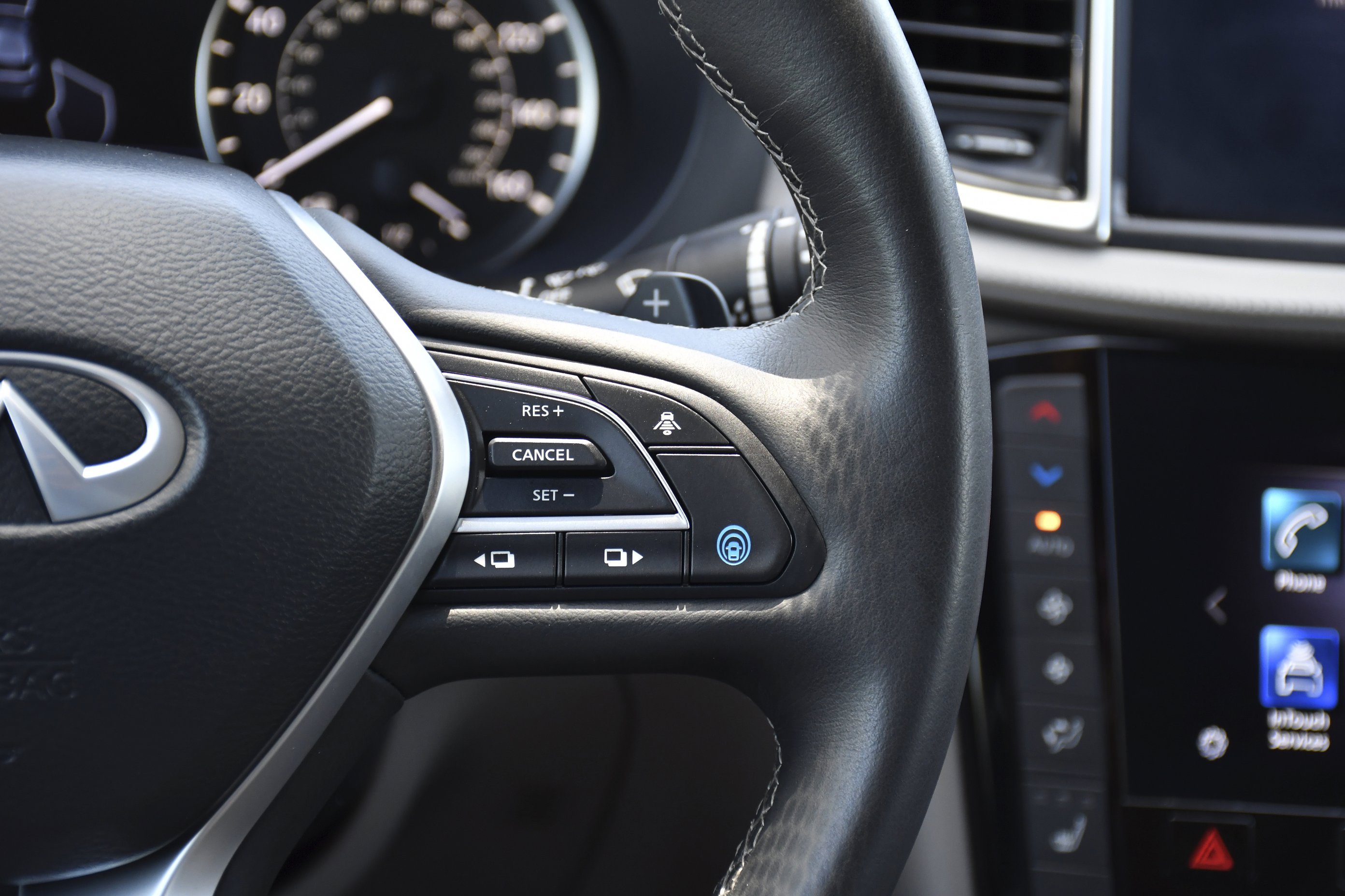 Used 2025 Slate Gray INFINITI LUXE image 9
