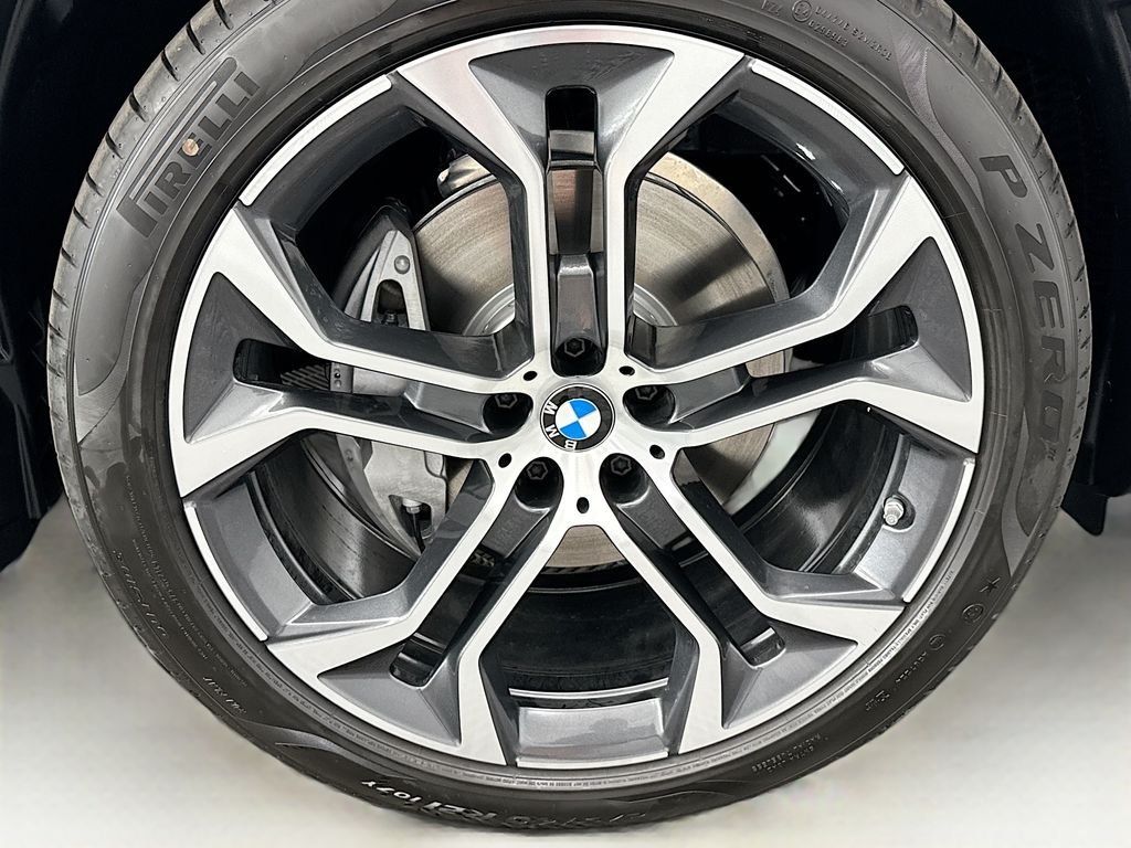 Used 2026 Gray Metallic BMW sDrive40i image 32