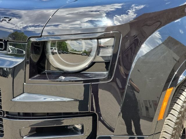 New 2026 Narvik Black Land Rover OCTA Black image 21