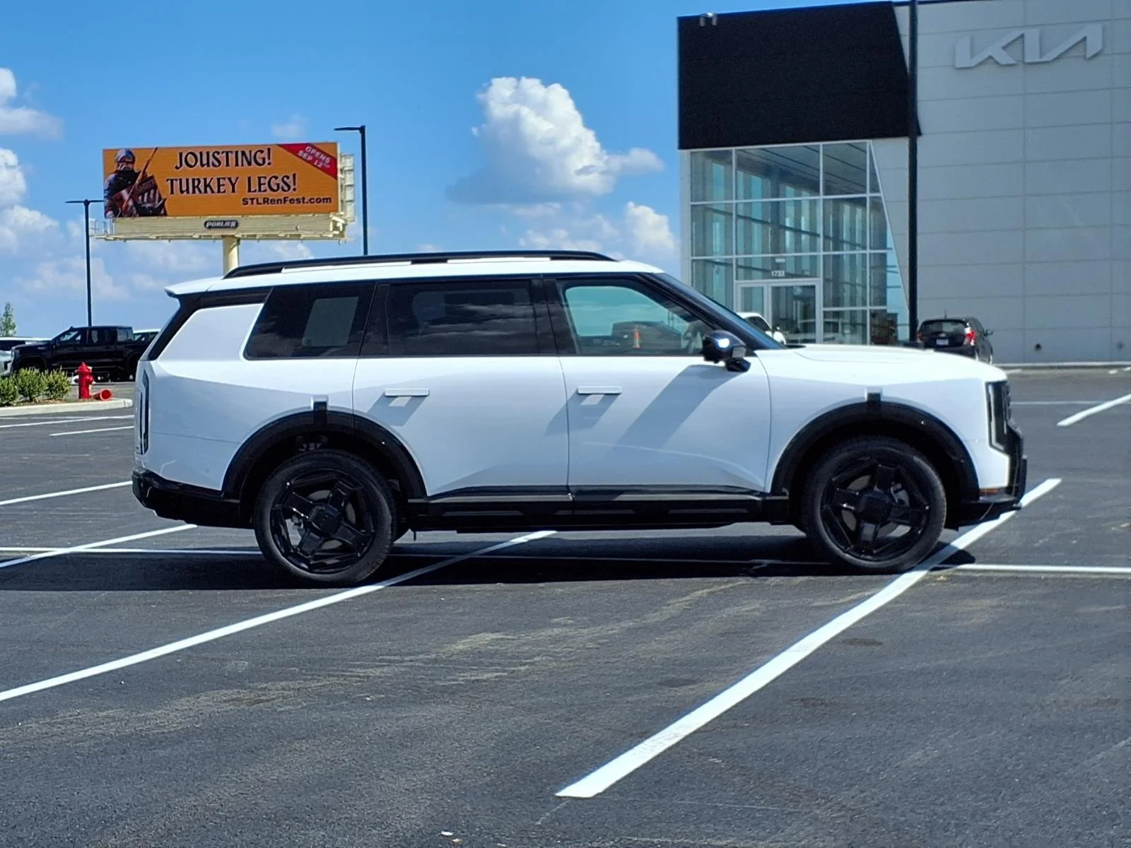 New 2027 Glacial White Pearl Kia X-Line SX image 22