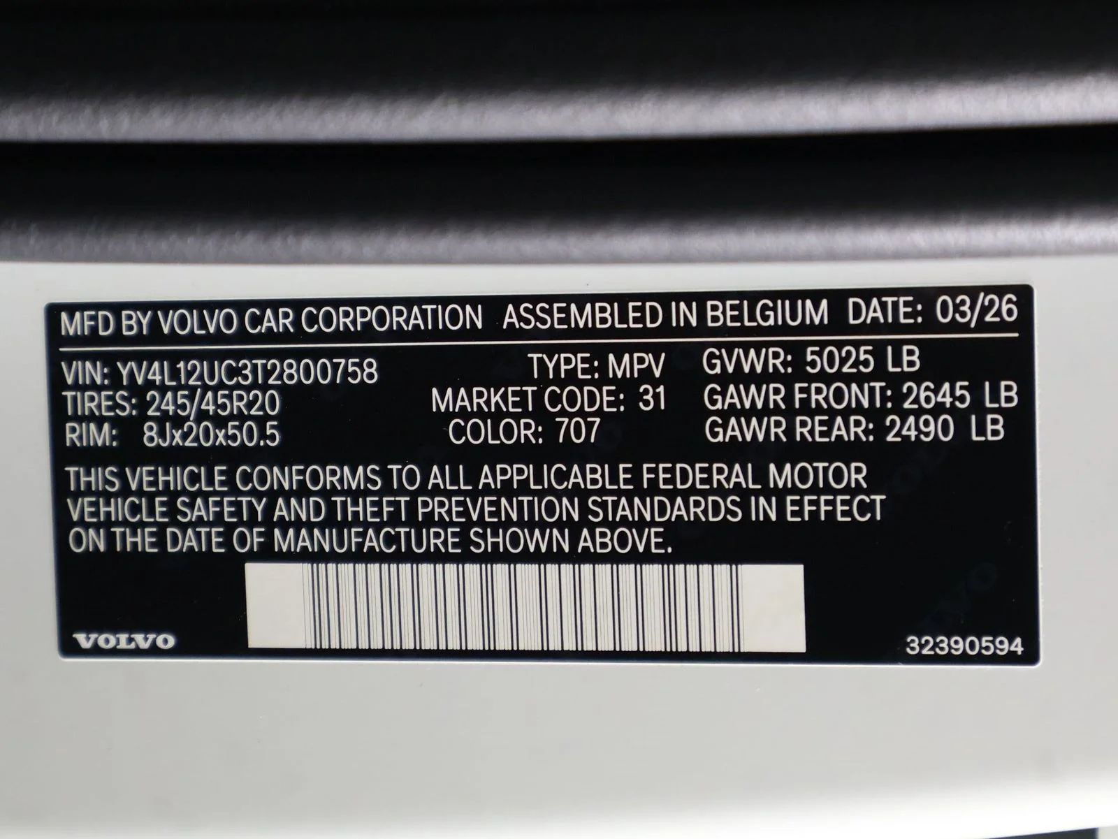New 2026 White Volvo B5 Plus image 17