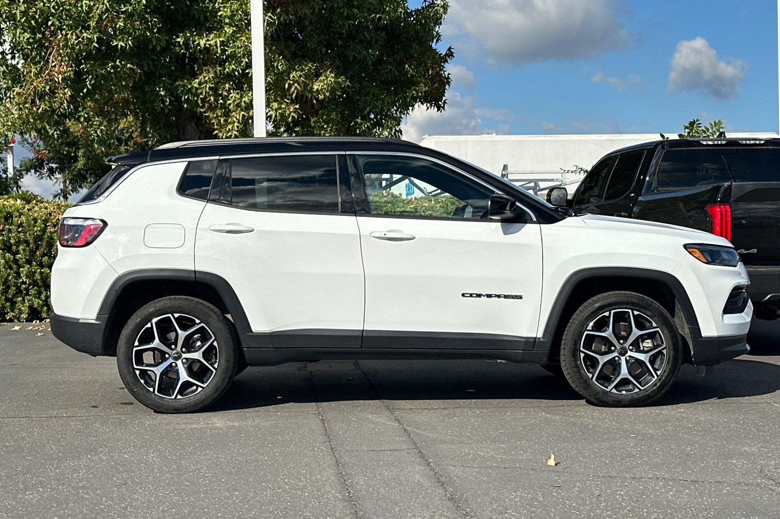 Certified Used 2025 Bright White Clearcoat Jeep Limited image 2