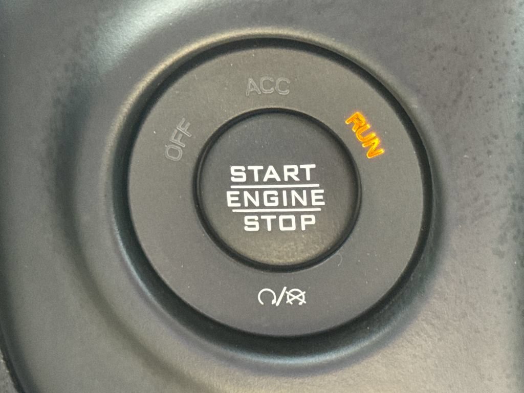 Used 2023 Purple Jeep Rubicon image 29