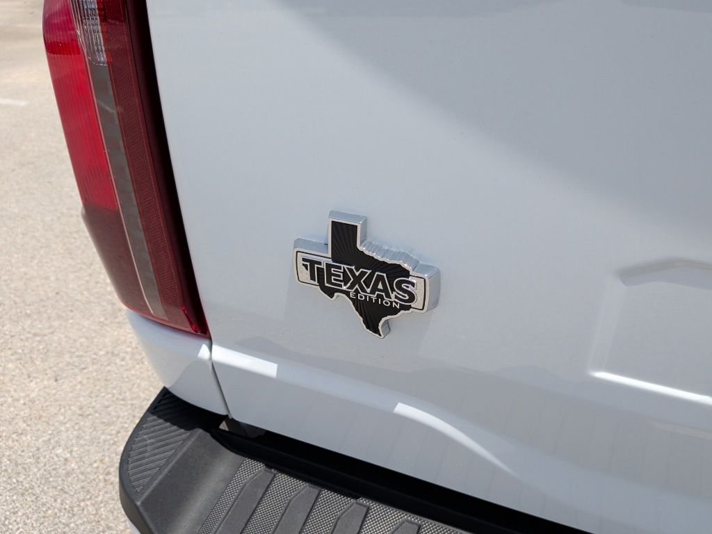 New 2026 Oxford White Ford XLT image 42