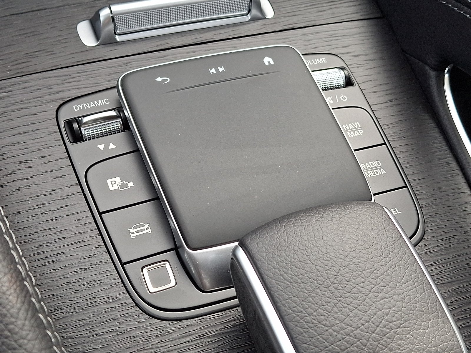 New 2026 Obsidian Black Metallic Mercedes-Benz GLE 350 image 19