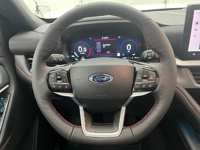 New 2026 Star White Metallic Tri-Coat Ford ST-Line image 22