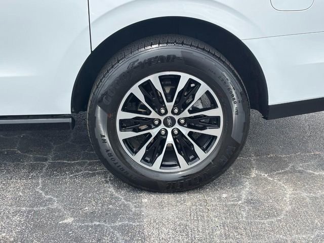2025 Ford Expedition Platinum - Photo 9