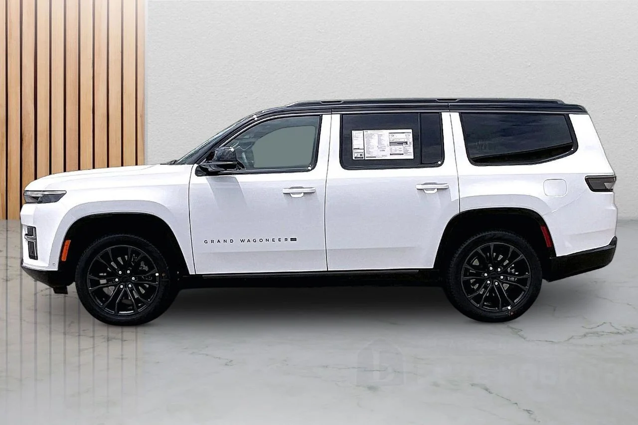 New 2026 Bright White Clear-Coat Exterior Paint Jeep Summit Obsidian image 6