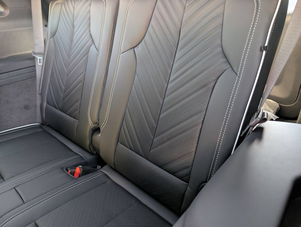 2027 Cadillac VISTIQ Platinum - Photo 17