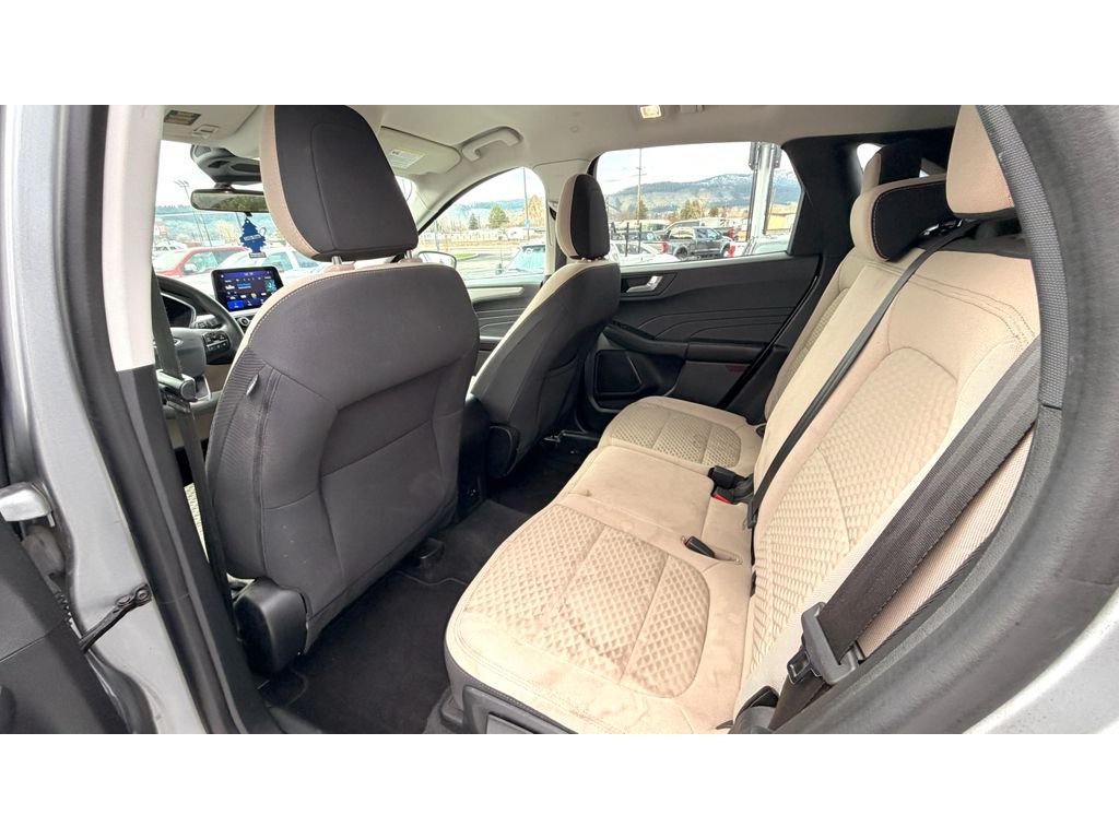 Used 2021 Silver Ford SE image 16