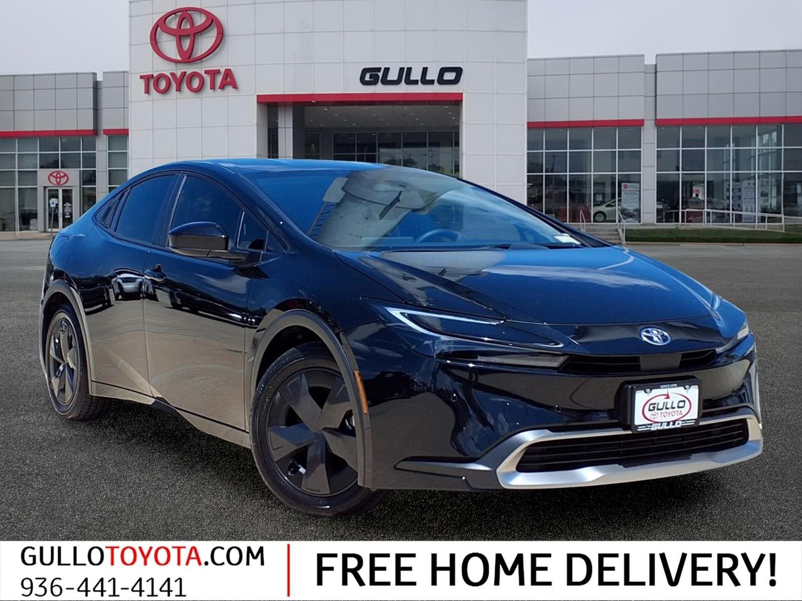 2025 Toyota Prius SE Plug-in Hybrid's photo