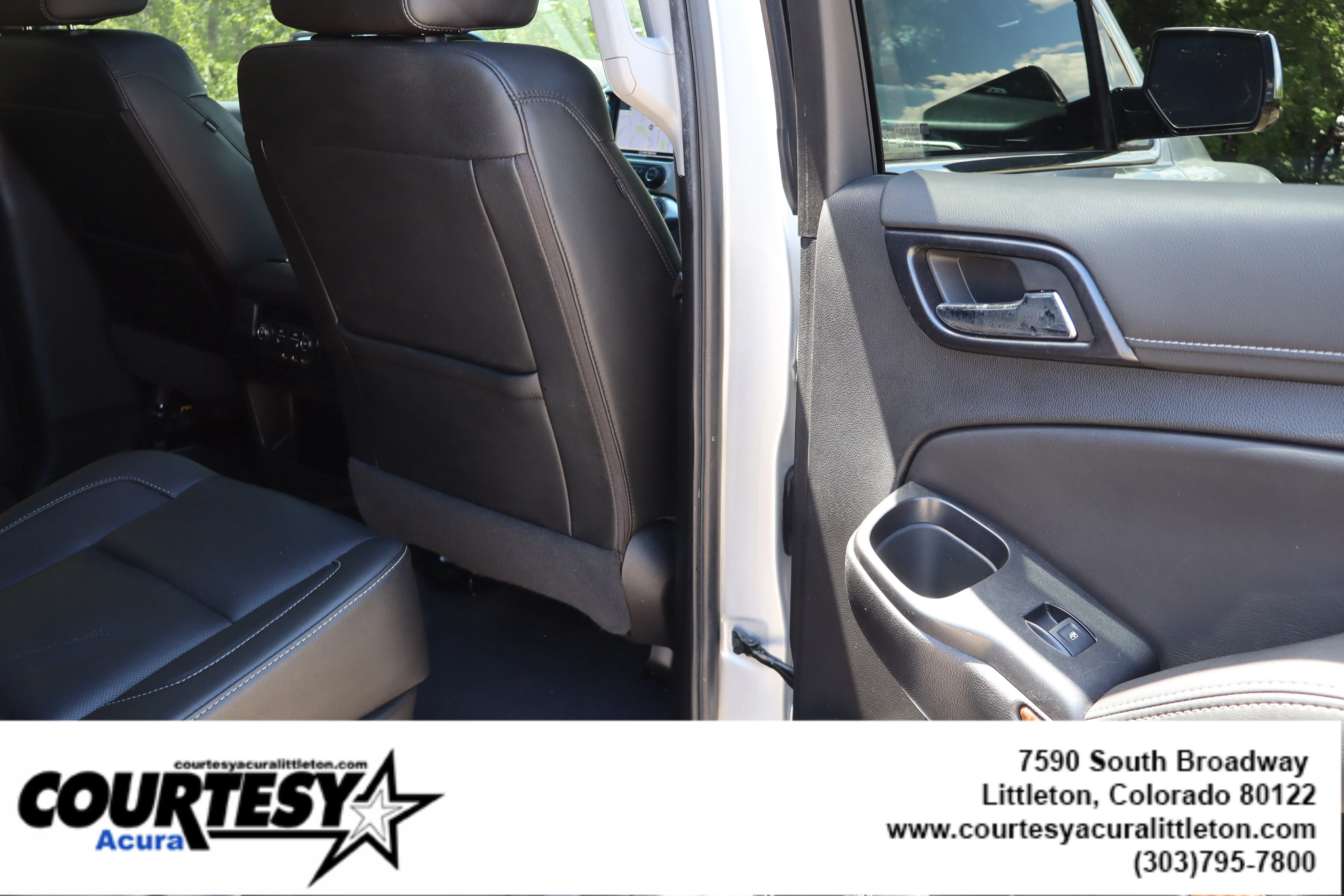 Used 2019 Silver Ice Metallic Chevrolet Premier image 31