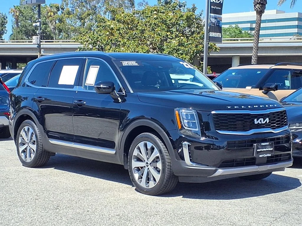 Certified Used 2022 Black Kia EX image 7