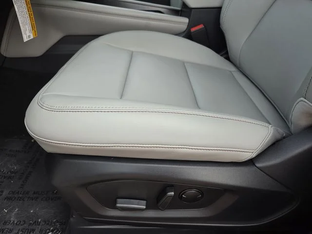 New 2026 Star White Metallic Tri-Coat Ford Active image 33