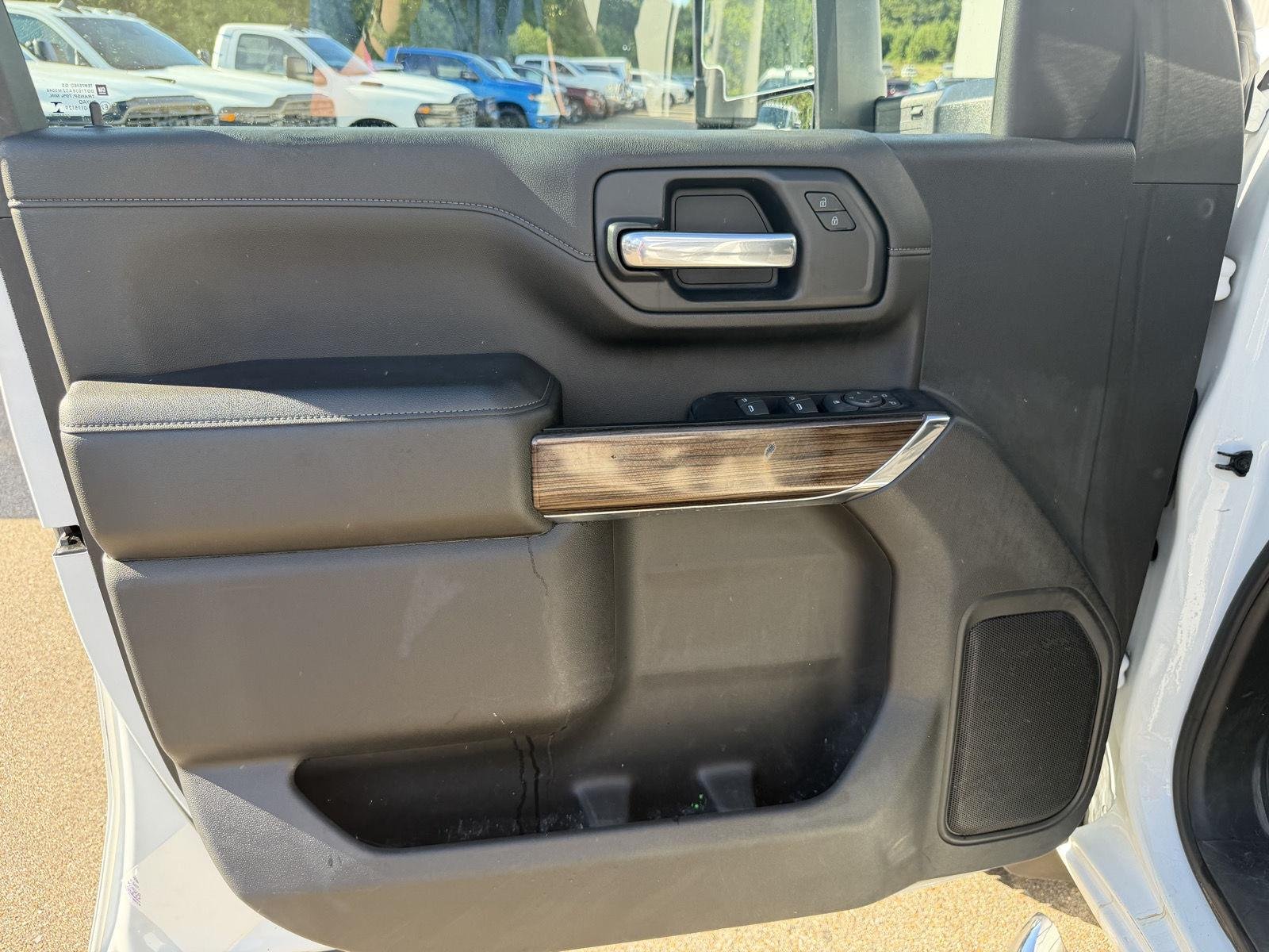 Used 2023 Summit White Chevrolet LT image 14