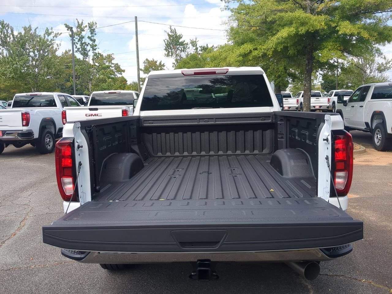 New 2026 Summit White GMC Pro image 24