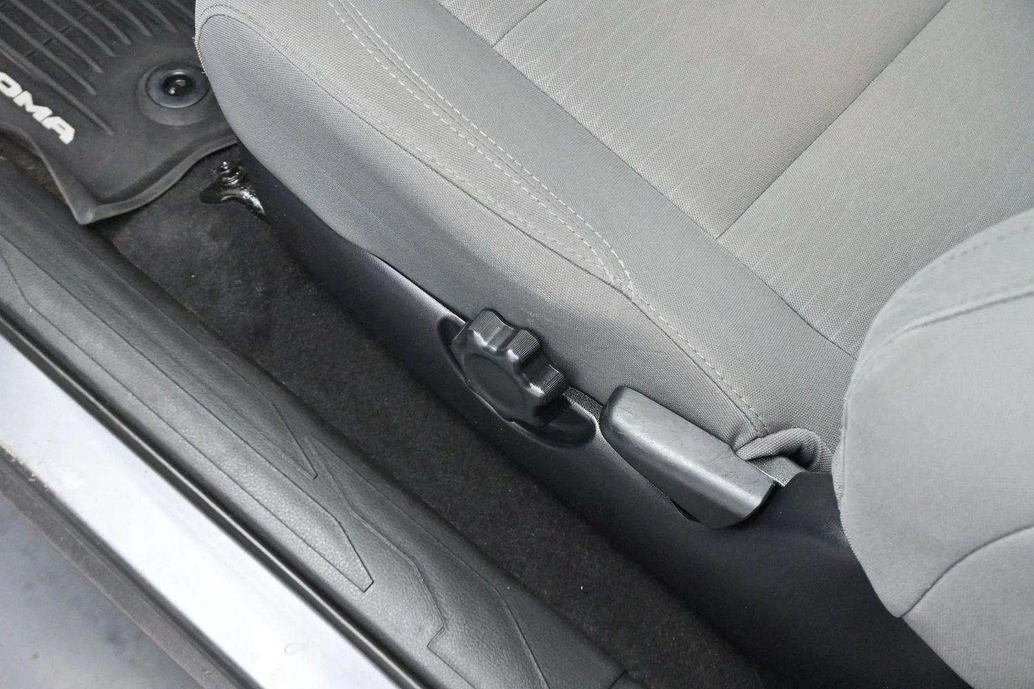 Used 2019 Magnetic Gray Metallic Toyota SR5 image 13