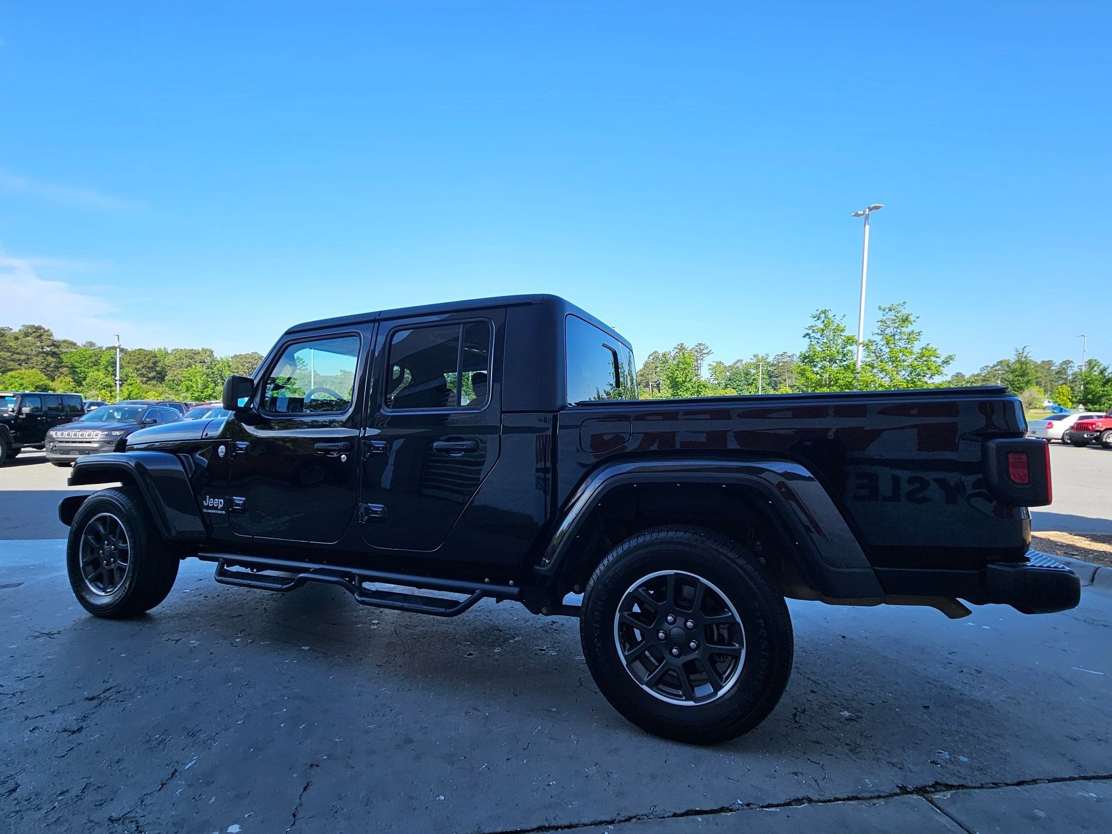 Used 2023 Black Clearcoat Jeep Overland image 5