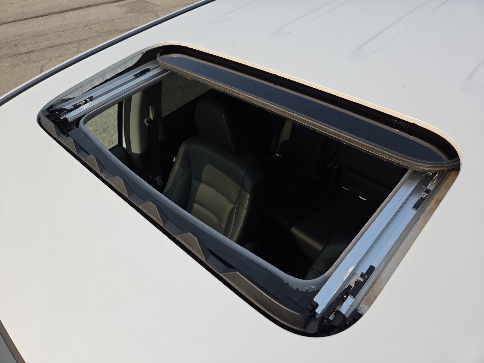 Used 2023 Platinum White Pearl Honda RTL-E image 4