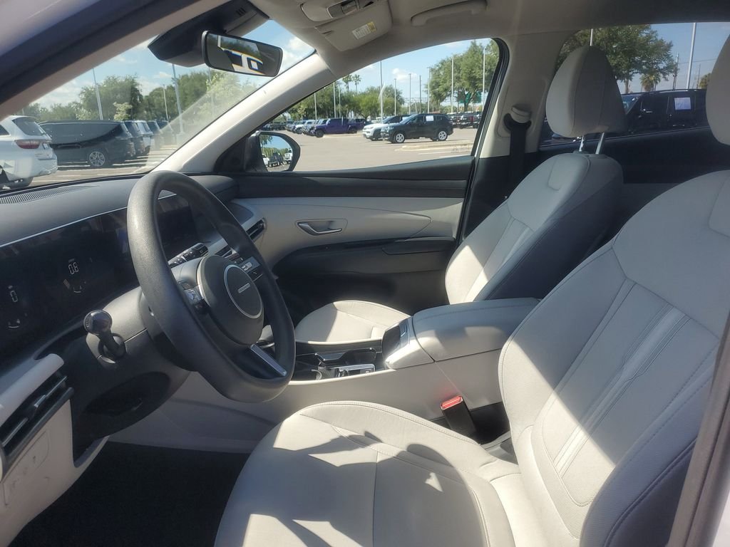 Used 2025 White Hyundai SEL image 10