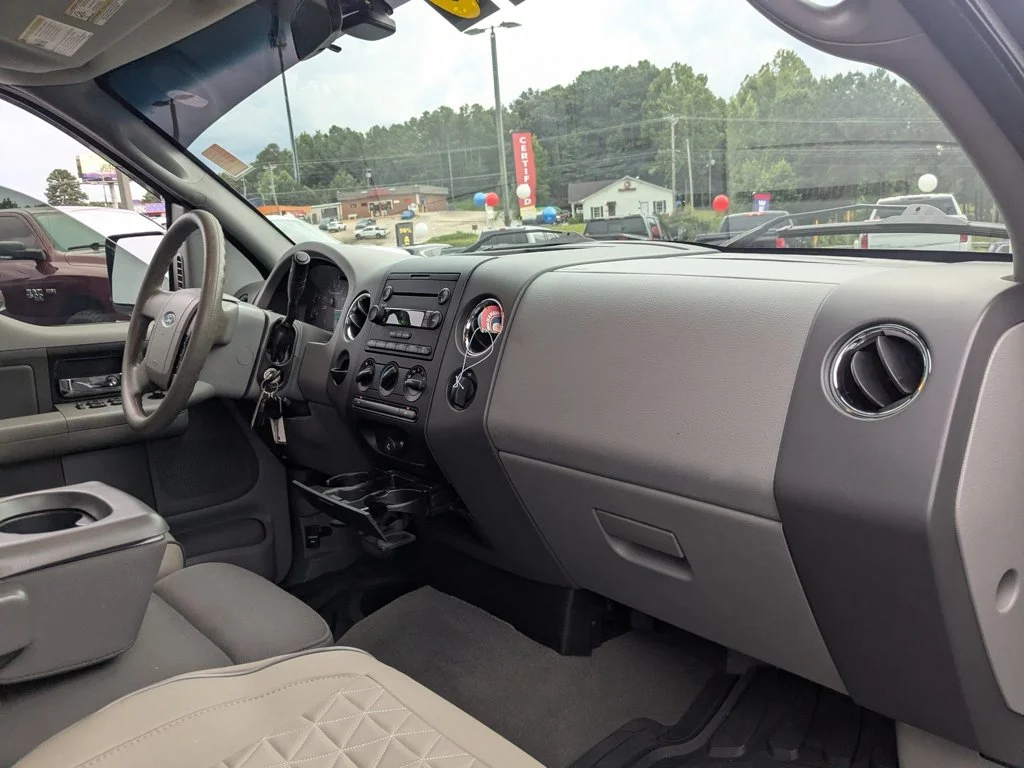 Used 2005  Ford XLT image 25
