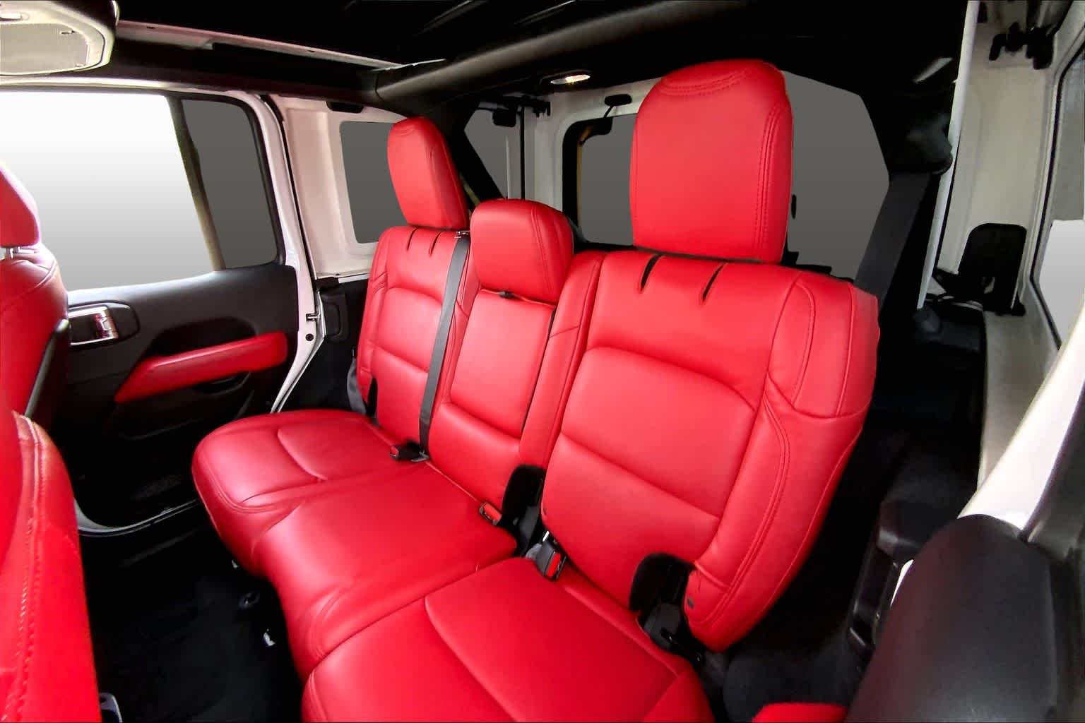 Used 2024 Bright White Clearcoat Jeep Rubicon X image 20
