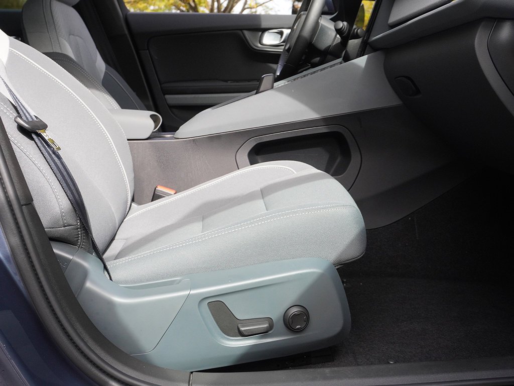 Used 2024 Blue Polestar Long Range Dual Motor image 25