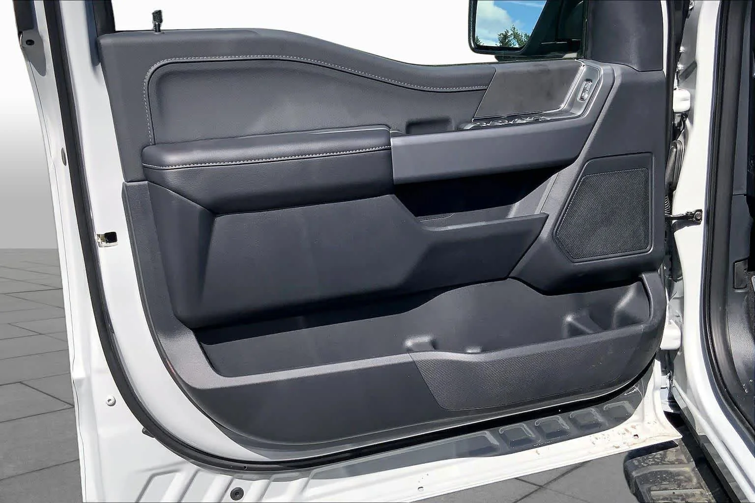 New 2026 Avalanche Ford XLT image 11