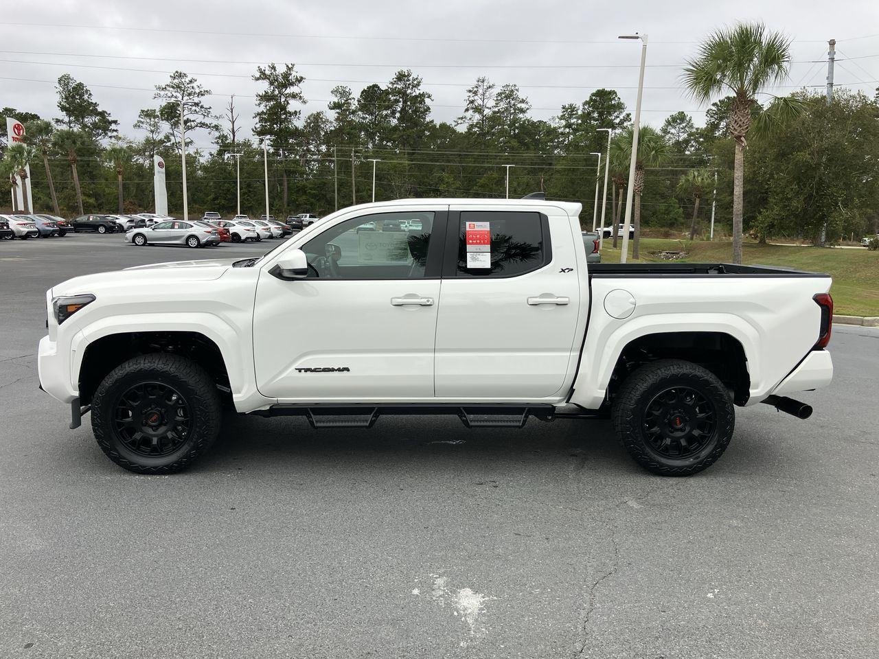 Used 2025 Ice Cap Toyota SR5 Double Cab image 2