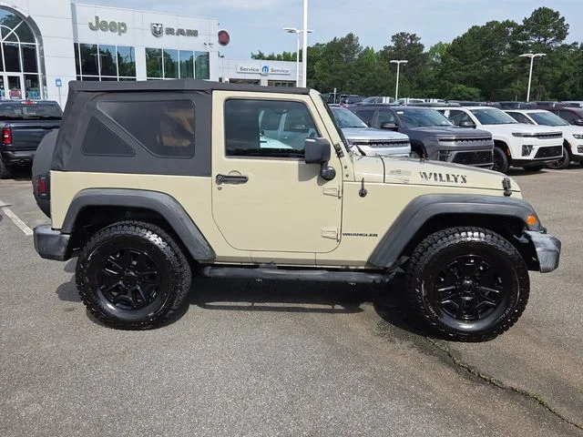 Used 2017  Jeep Sport image 13