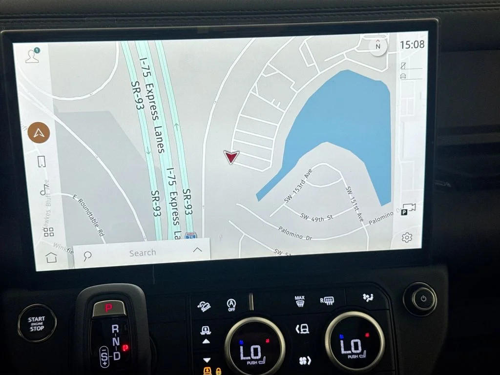 New 2026 Santorini Black Land Rover X-Dynamic SE image 13