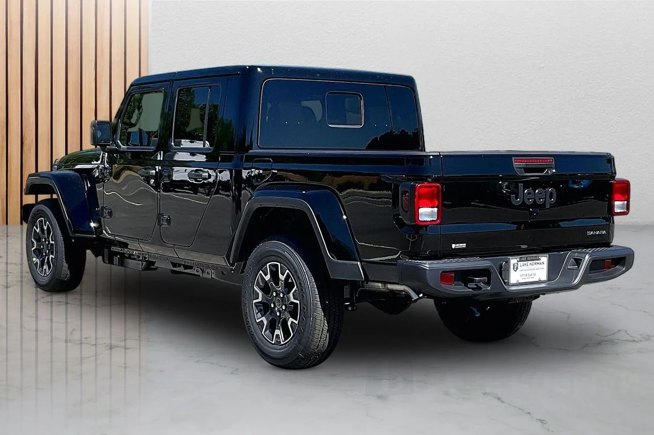 New 2026 Black Clear-Coat Exterior Paint Jeep Sahara image 7