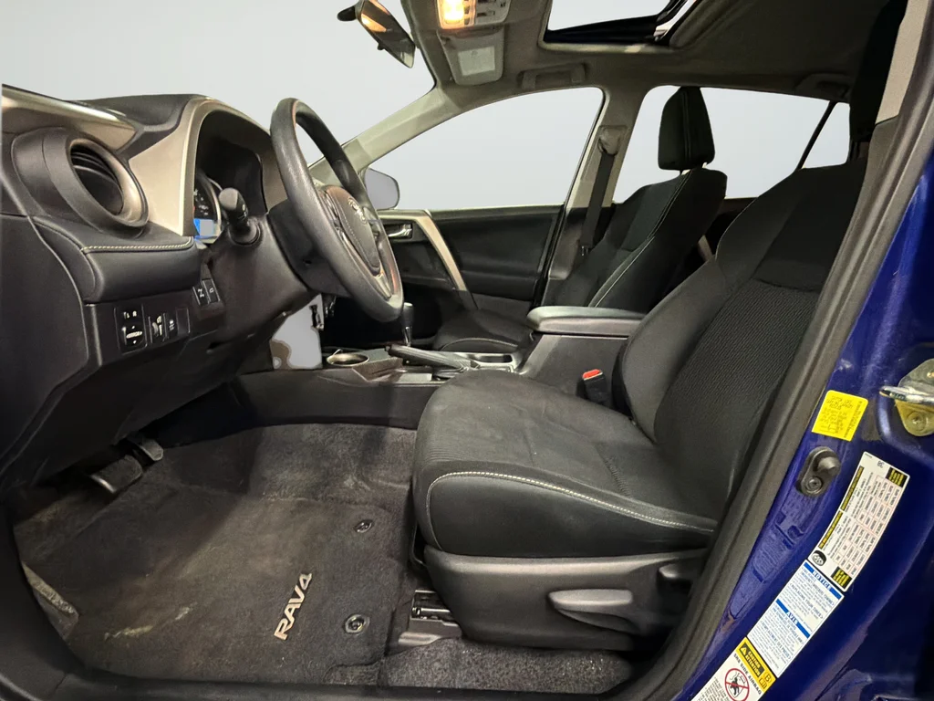 Used 2015 Blue Toyota XLE image 10