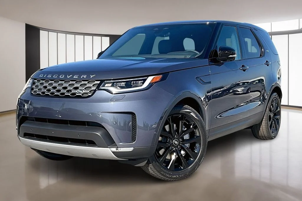 2026 Land Rover Discovery P300 S's photo