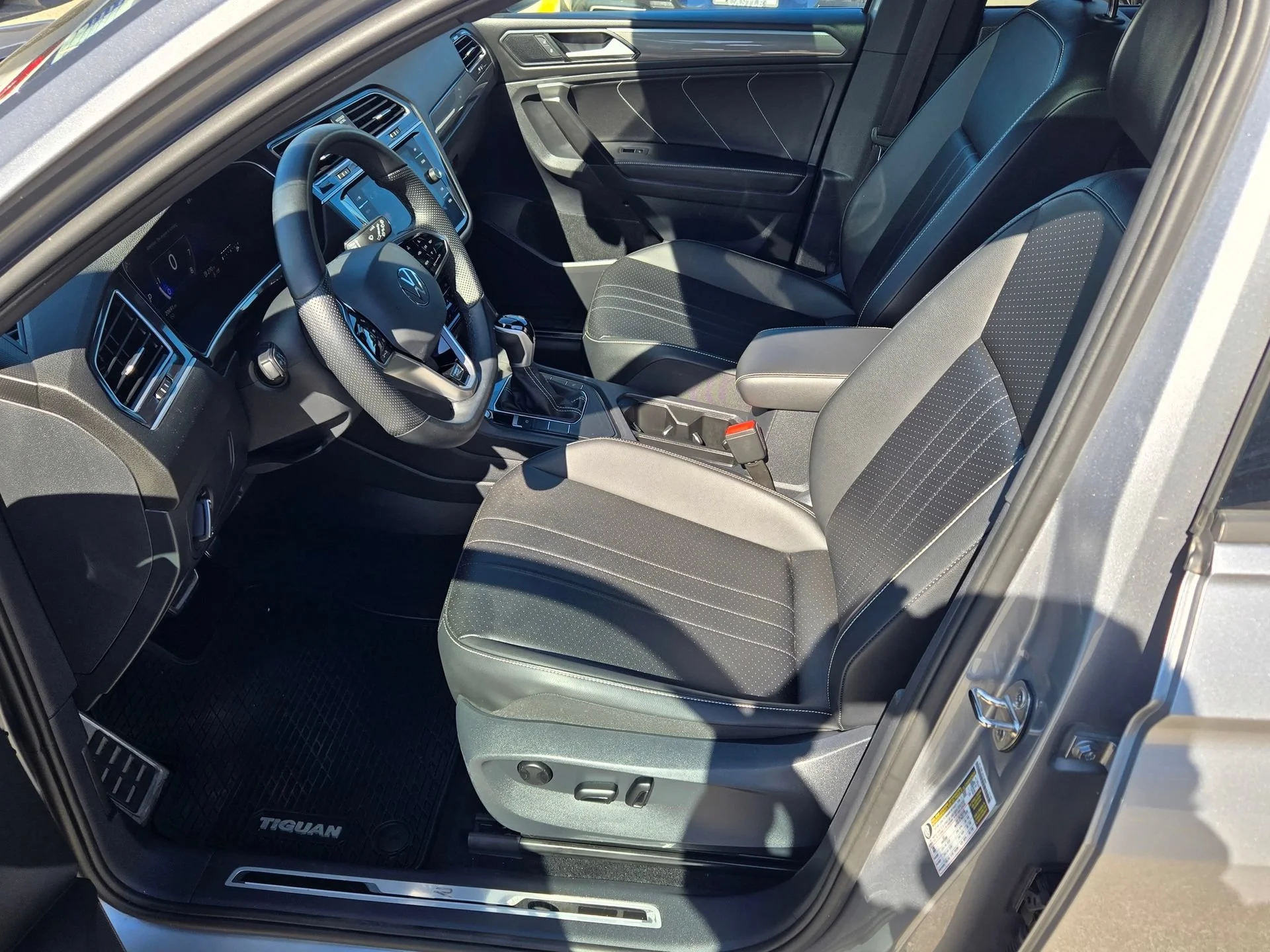 2024 Volkswagen Tiguan SE R-LINE BLACK - Photo 32