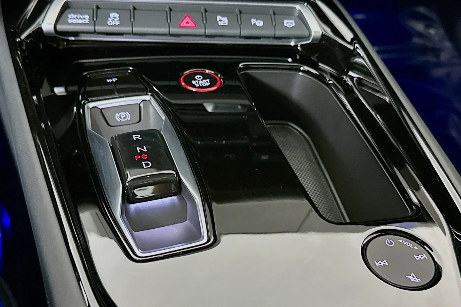 Used 2022 Daytona Gray Pearl Effect Audi Prestige image 7