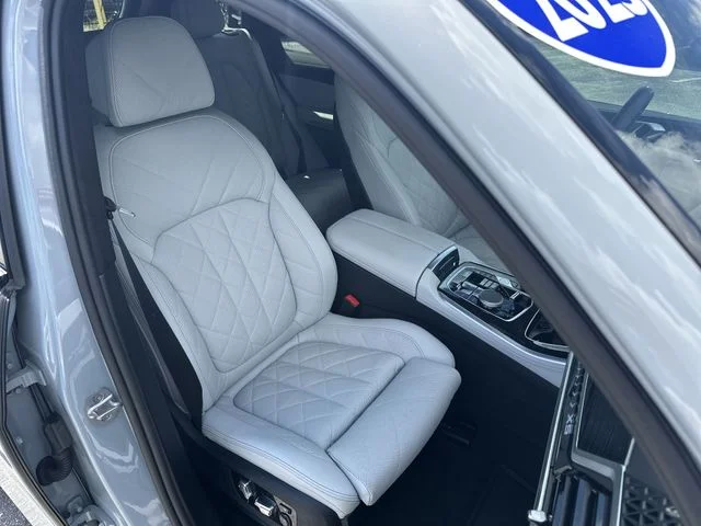Used 2025 Gray BMW sDrive40i image 27
