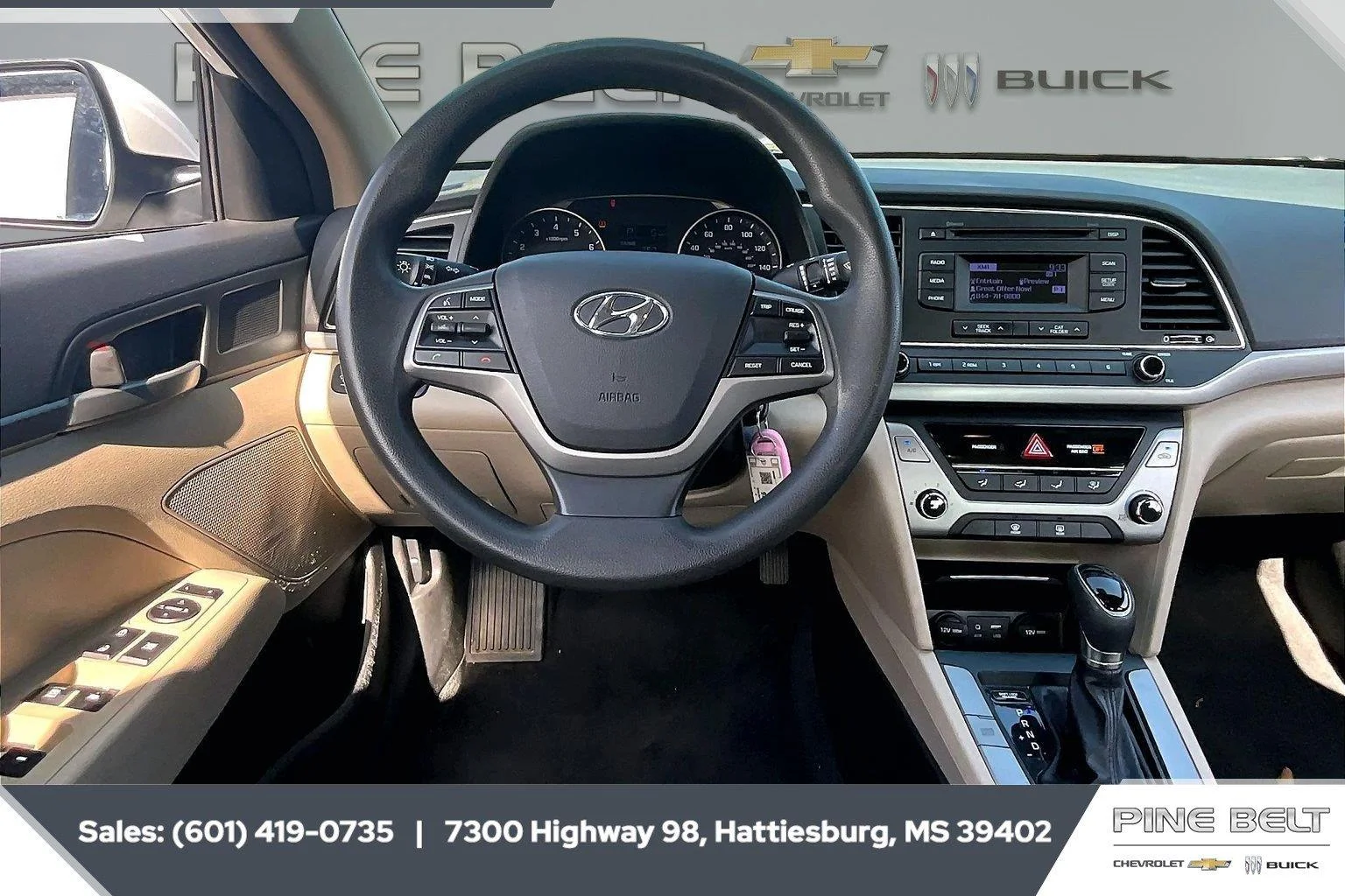 Used 2017 Quartz White Pearl Hyundai SE image 5