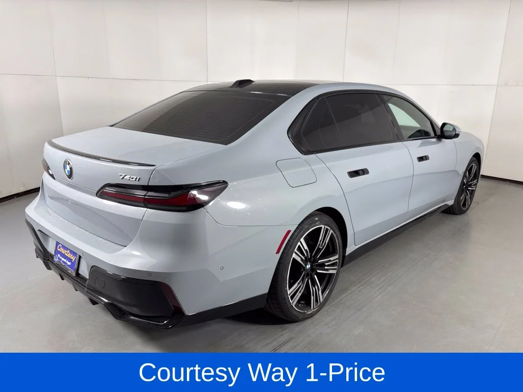 Used 2023 Gray BMW 740i image 11