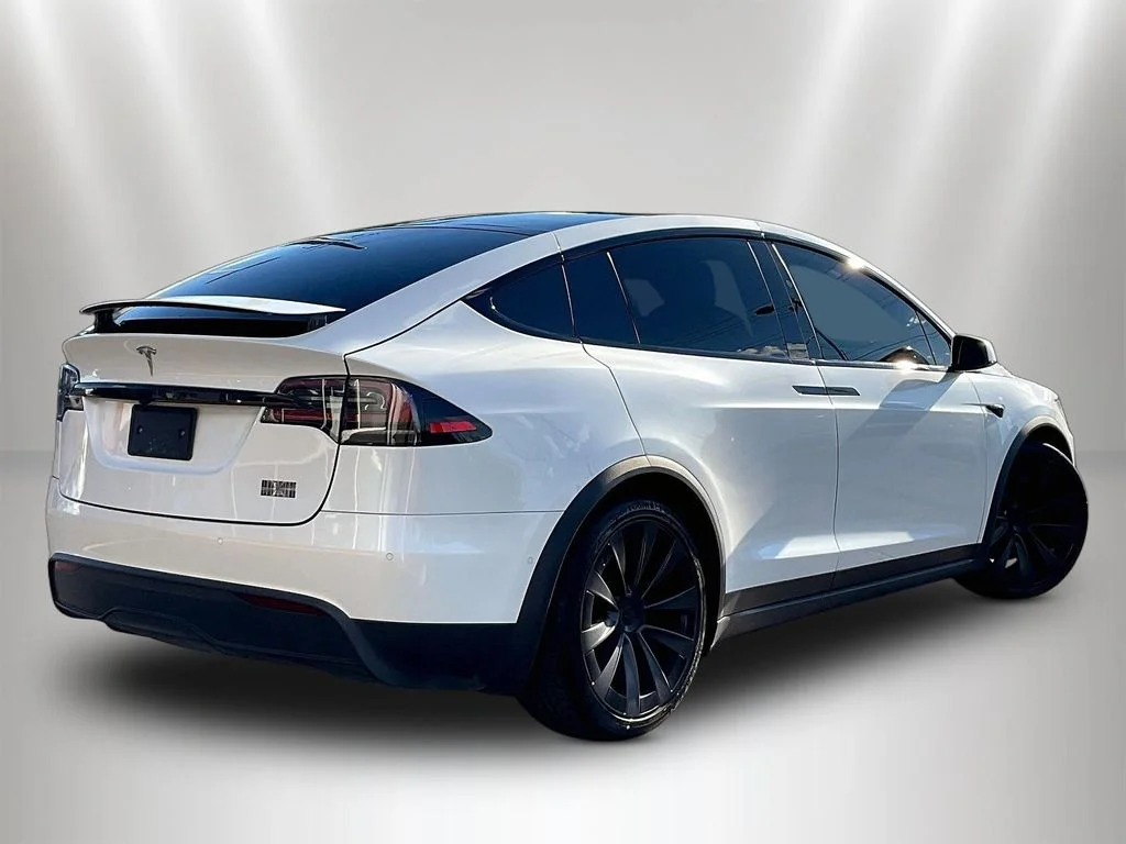 Used 2022  Tesla Plaid image 6