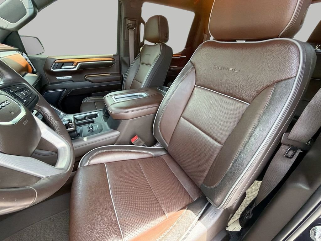 Used 2022 Silver GMC Denali image 17