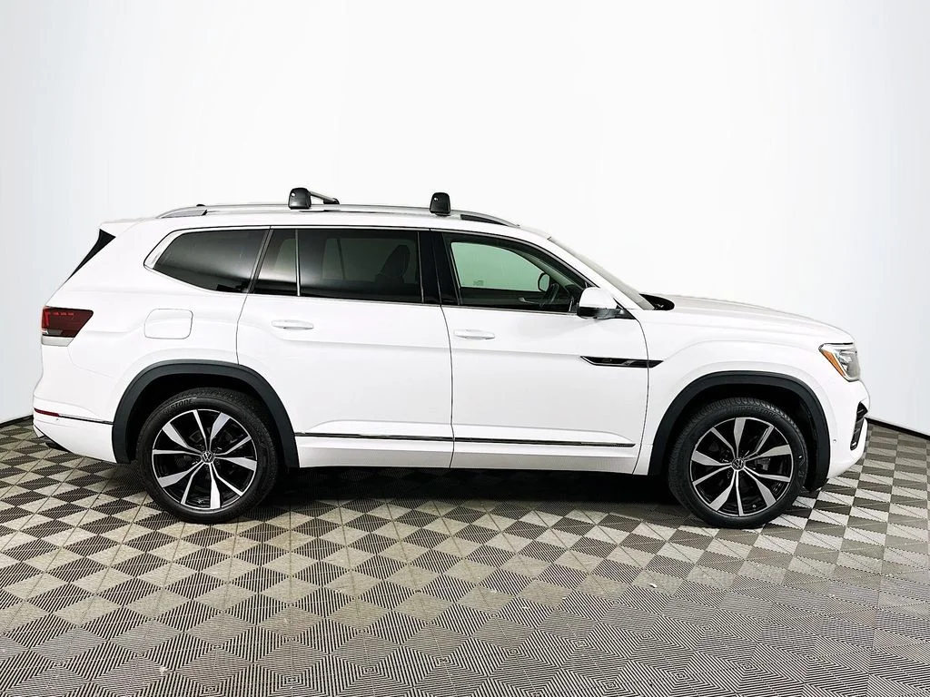Used 2024 Opal White Volkswagen 2.0T SEL Premium R-Line image 4