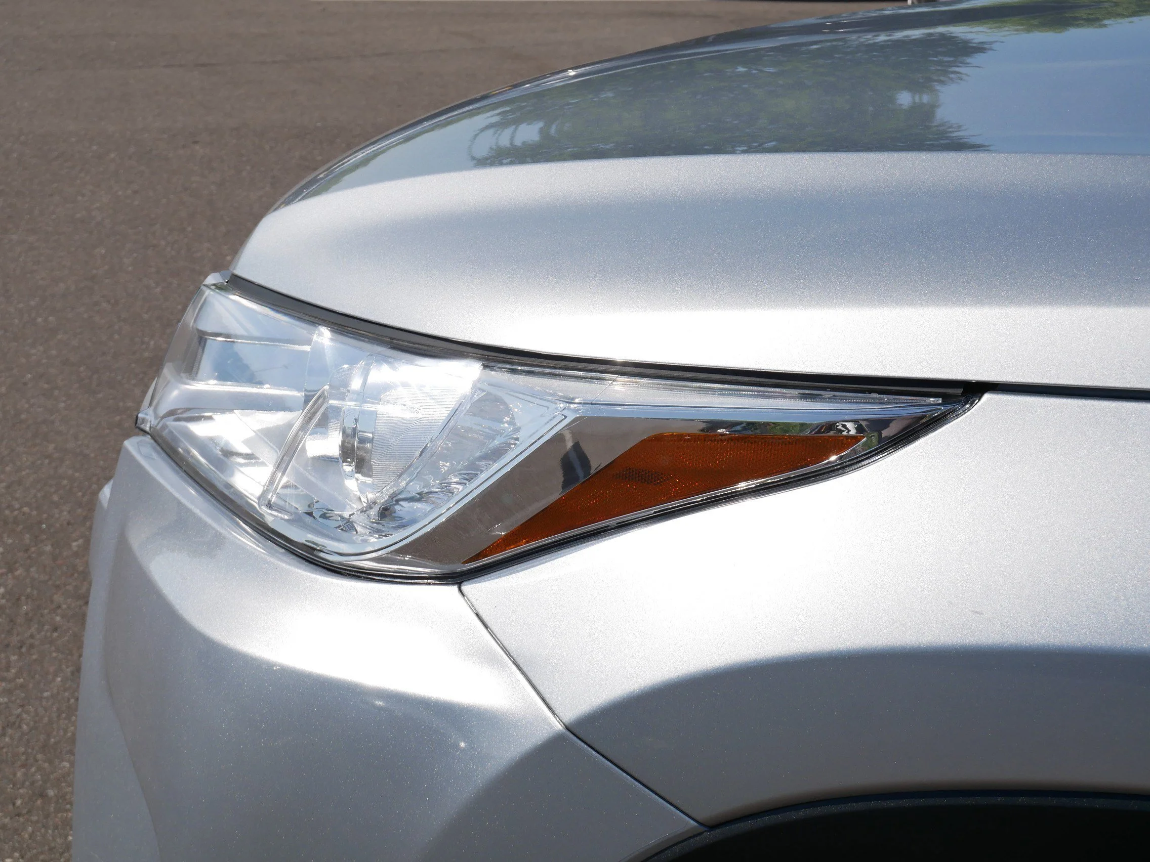 Used 2019 Celestial Silver Metallic Toyota XLE image 16