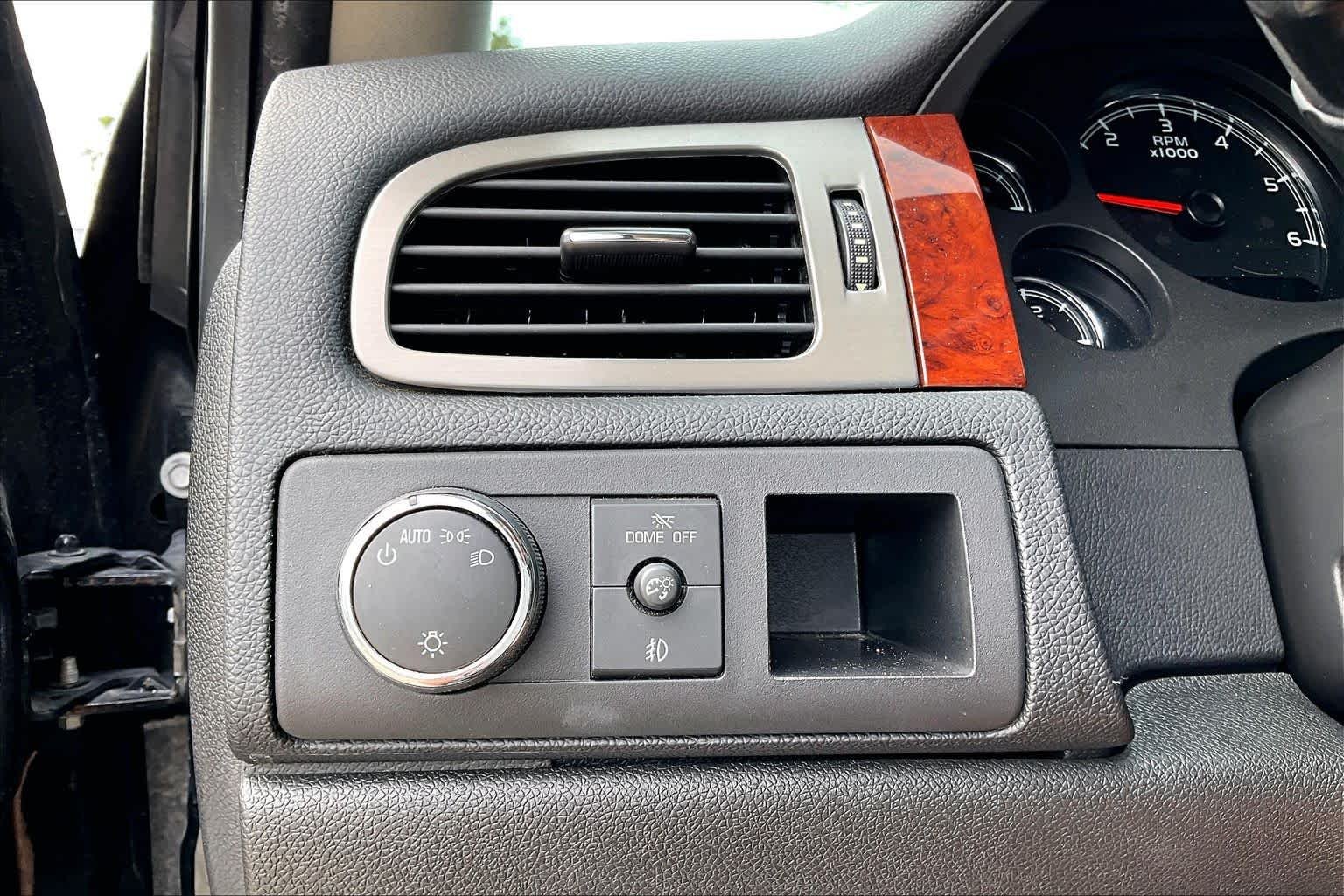 Used 2013 Black Chevrolet LT image 33