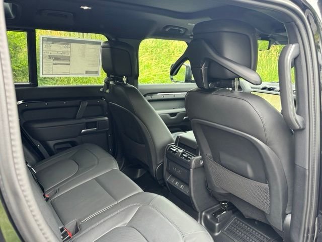 New 2026 Santorini Black Land Rover X-Dynamic SE image 16