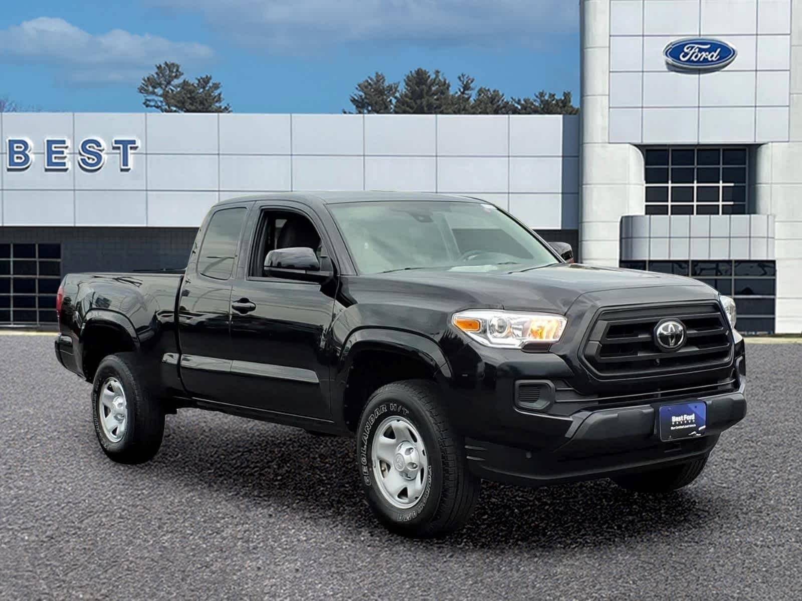 Used 2022 Midnight Black Metallic Toyota SR image 9
